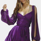 Vestido Mini Skylar con Escote en V y Mangas Ligeras