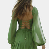 Vestido Mini Skylar con Escote en V y Mangas Ligeras