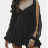 Vestido Mini Skylar con Escote en V y Mangas Ligeras