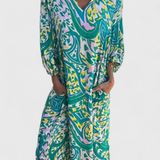 Vestido Maxi Bohemio Carmina con Escote en V y Estampado Abstracto
