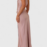 Vestido Josefa de Un Hombro con Pliegues y Alta Abertura