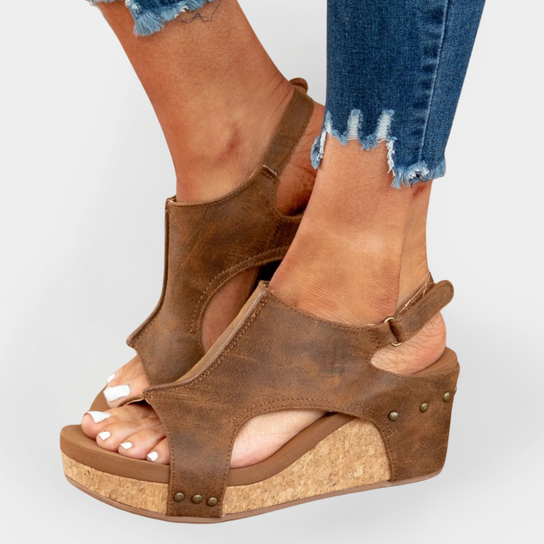 Sandalias de ante con plataforma