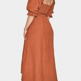 Vestido Petra de Dos Niveles con Cuerpo Fruncido y Mangas Abullonadas