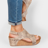 Sandalias de ante con plataforma