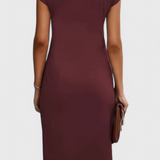 Vestido Midi Atemporal Katrina con Cuello Redondo y Detalle Drapado