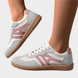 Zapatillas deportivas con detalles retro