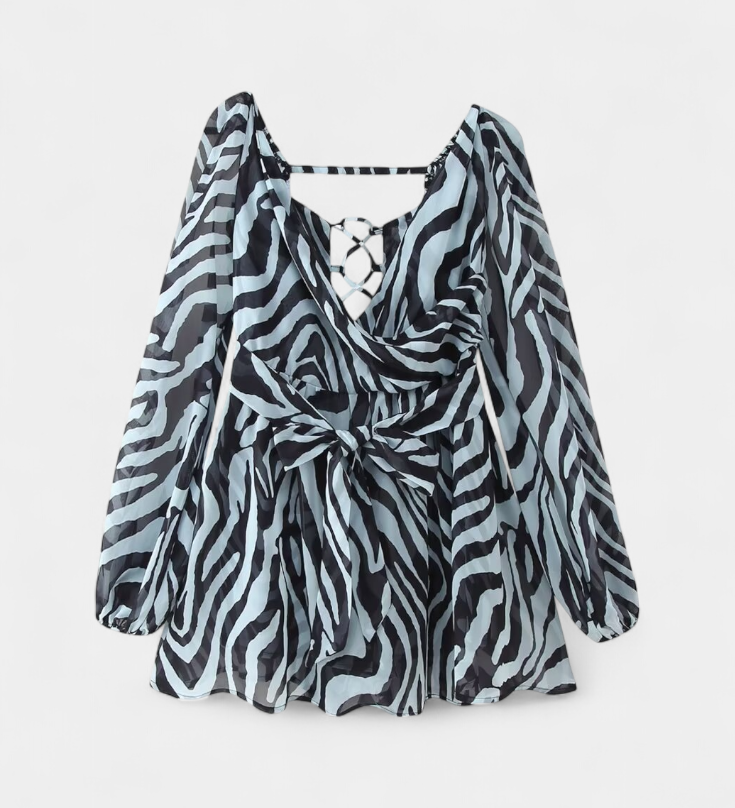 Vestido Mini Skylar con Escote en V y Mangas Ligeras