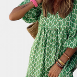 Vestido Aroa Boho con Estampado Artístico y Silueta Fluida