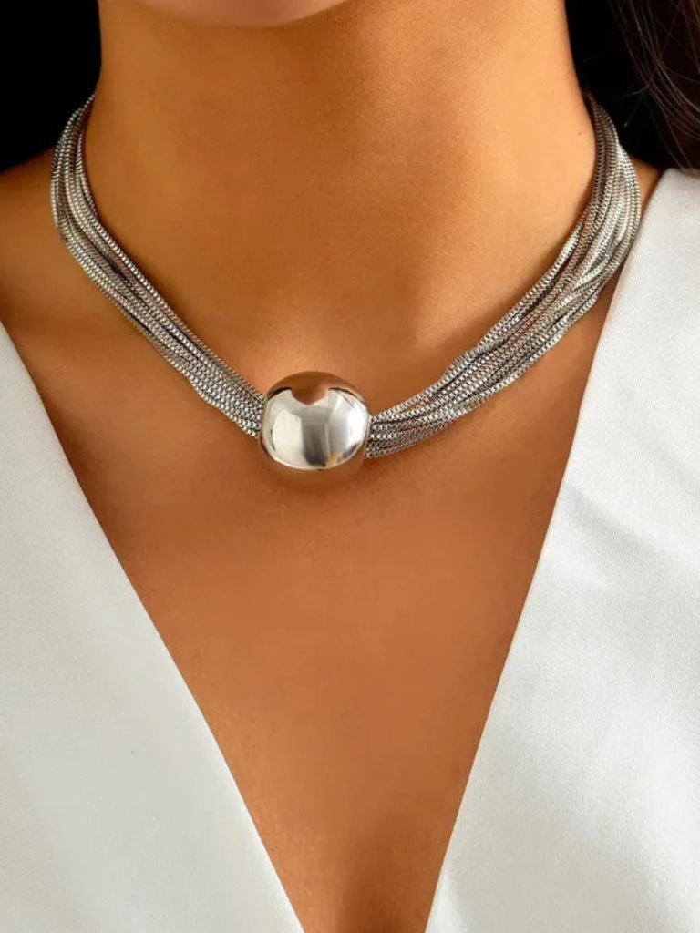 Carla™ | Collar de esfera con acabado de lujo