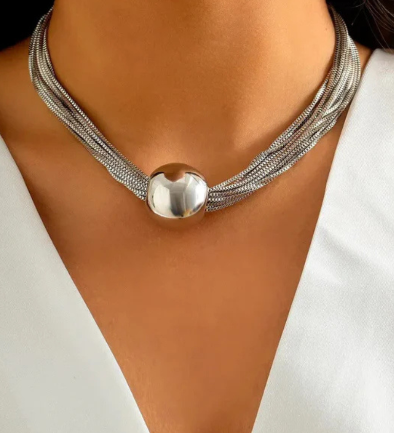 Carla™ | Collar de esfera con acabado de lujo