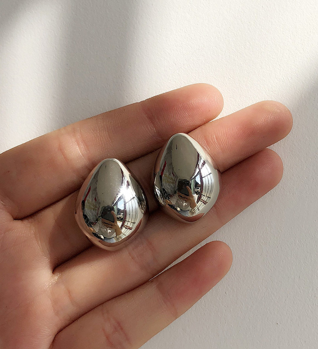 Pendientes Metálicos en Forma de Gota
