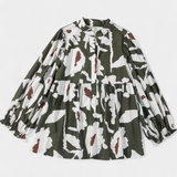 Blusa Filomena con Media Abotonadura y Mangas Abullonadas en Estampado Floral Abstracto