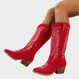Elena | Botas Bordadas Occidentales en Ante Marrón de Moda