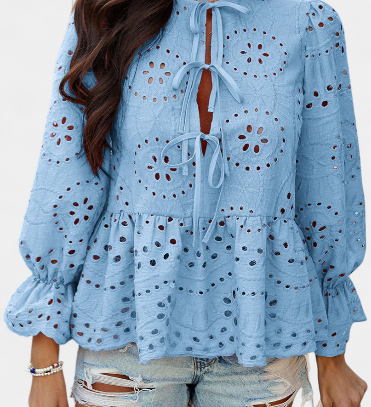 Top Bohemio Kayden de Encaje con Corte Fluido
