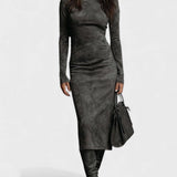 Renata™ | Vestido de cuero con manga larga y corte ajustado