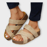Plataformas con Detalles Trenzados y Tiras Anchas