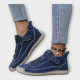 Zapatos deportivos con un diseño elegante y práctico